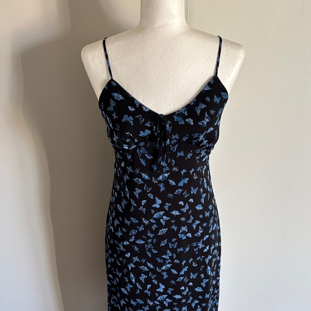 Chic Black and Blue Midi Dress - Picture 3 of 9